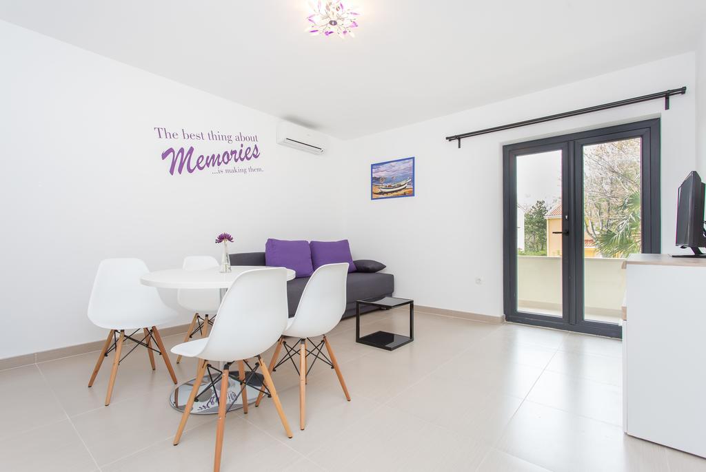 Apartments Memories Baska  Exterior photo