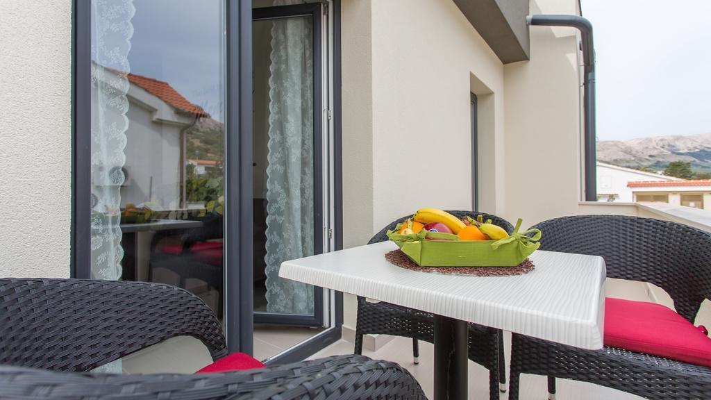 Apartments Memories Baska  Exterior photo