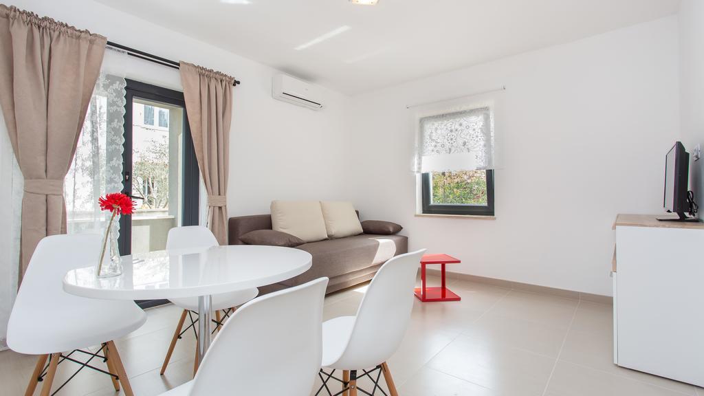Apartments Memories Baska  Exterior photo